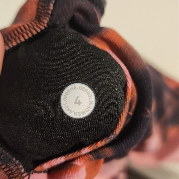Lululemon, Size 4, 25", like excellent condition like new - Picture 4 of 4